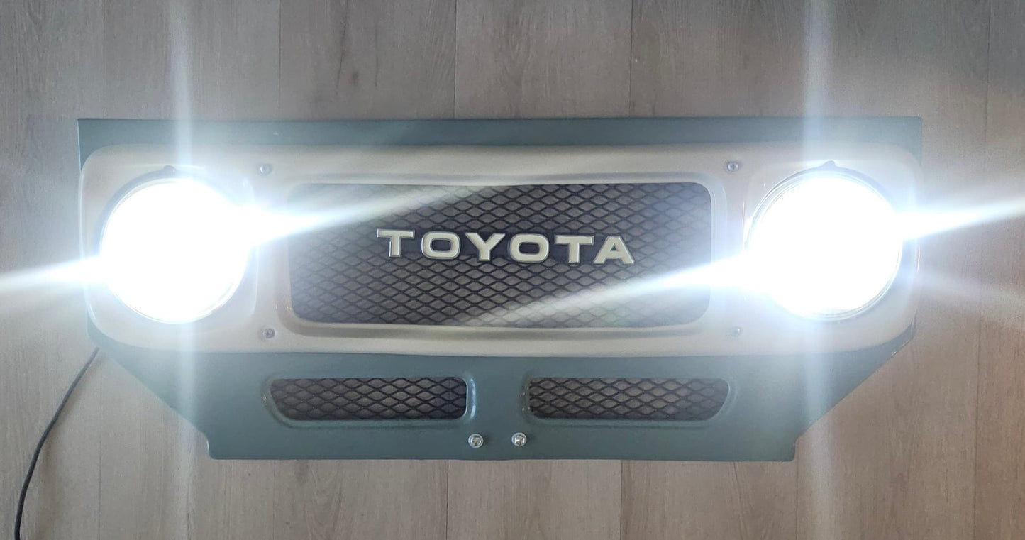 Front BiB Grille 110V Wall Hanger
Toyota Land Cruiser FJ40